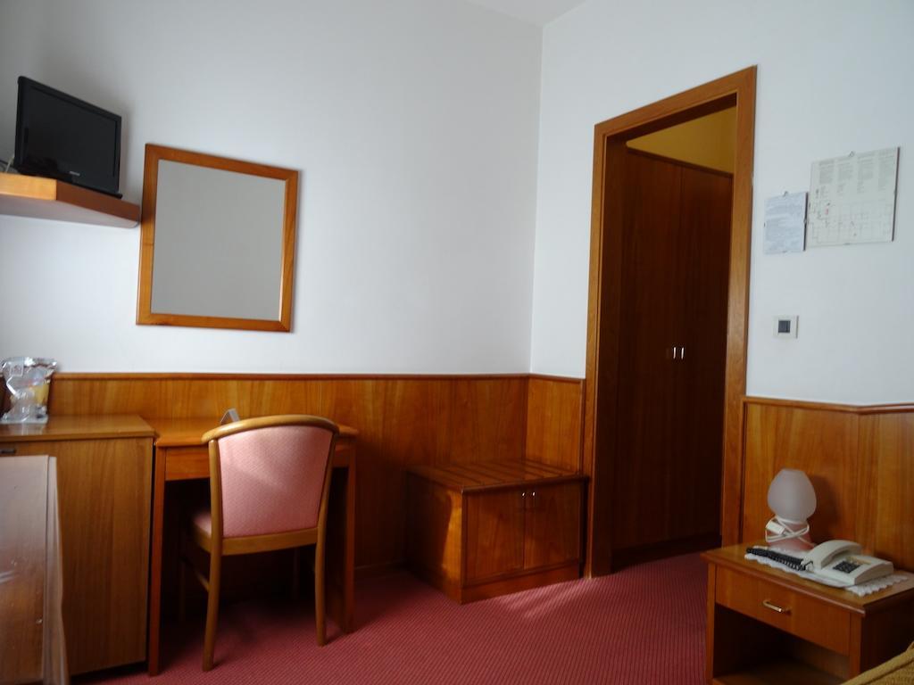 Hotel Roma Cividale del Friuli Rum bild