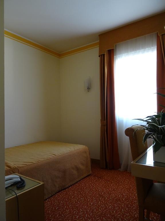 Hotel Roma Cividale del Friuli Rum bild